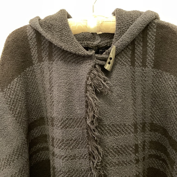 Barefoot Dreams Cosy-Chic Poncho Style Sweater/Coat - Picture 2 of 7